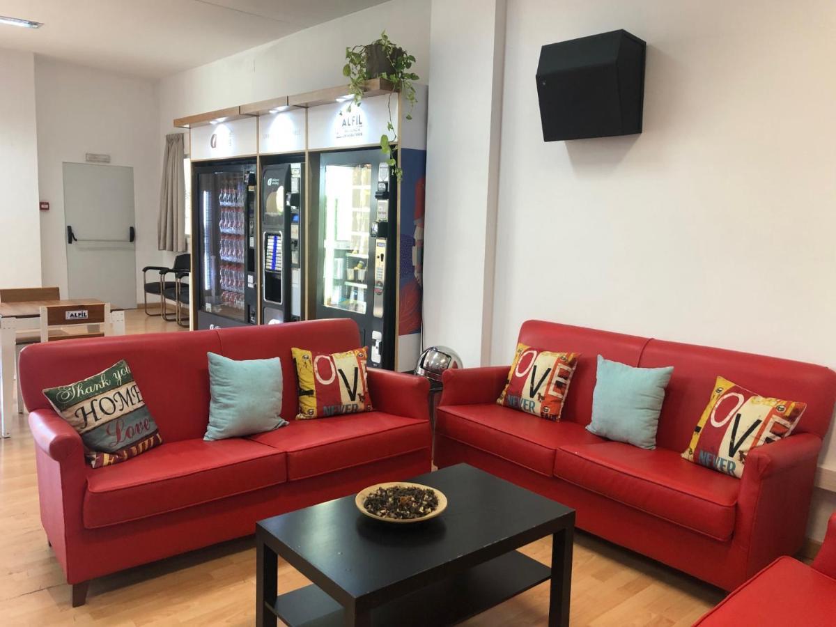 Hostel Residencia Alfil Malaga Exterior photo