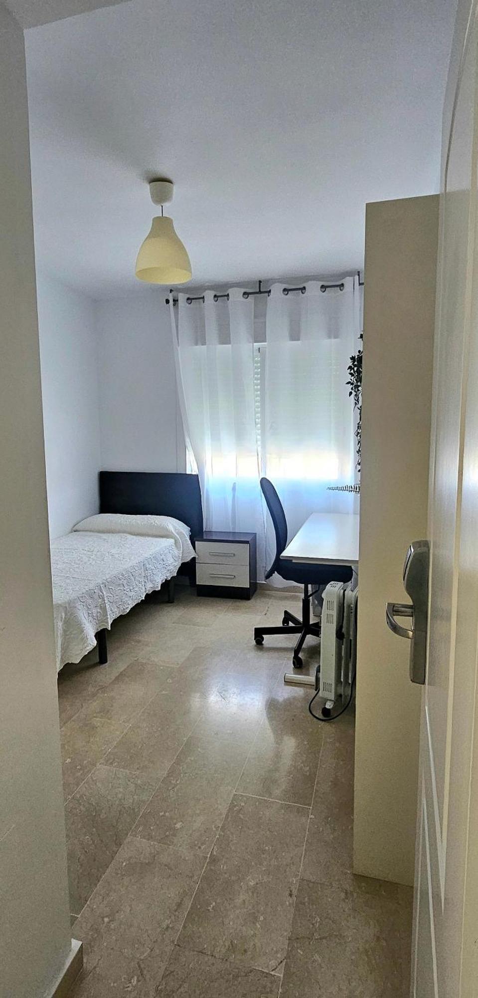 Hostel Residencia Alfil Malaga Exterior photo
