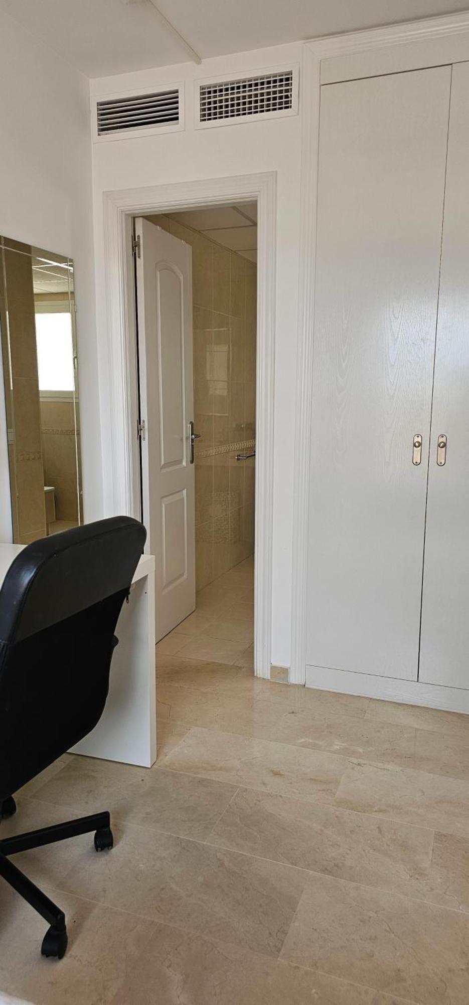 Hostel Residencia Alfil Malaga Exterior photo