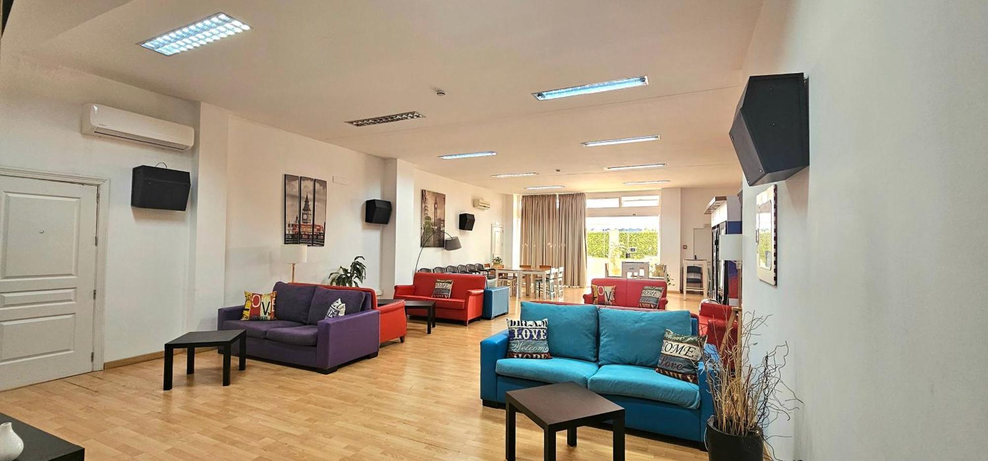 Hostel Residencia Alfil Malaga Exterior photo